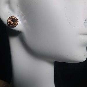 peachy crystal posts